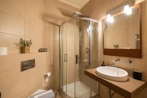 Koupelna v ubytování La Boheme Hotel