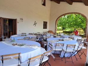 Restaurace v ubytování Podere Fichereto Tuscany Apartment in Florence countryside