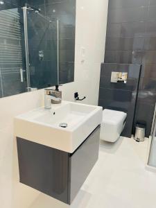 Bathroom sa Kielce Apartments Ideal Location - Targi