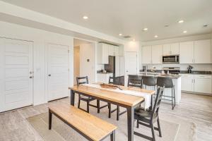 Fotografie z fotogalerie ubytování American Fork Home about 8 Mi to Thanksgiving Point! v destinaci American Fork + 29 fotografií