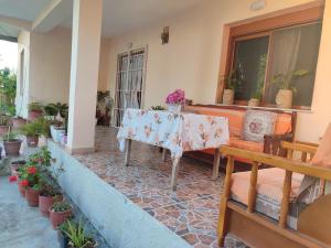 Balkón nebo terasa v ubytování Vlora House + 26 fotografií