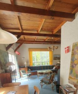 O zonă de relaxare la Vintage Cottage - cozy unplug