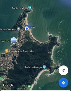 una mappa di un'isola nell'oceano di Pousada Casa Albatross a Penha