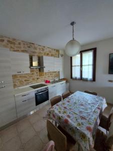 Foto dalla galleria di IZZ1 Apartments - Loft Serramazzoni a Serramazzoni