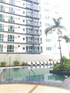 Swimmingpoolen hos eller tæt på One Madison Place