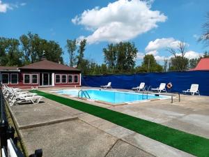 Bassein majutusasutuses Anchor Motel või selle lähedal