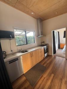 A kitchen or kitchenette at Country Retreats On Ranzau 0