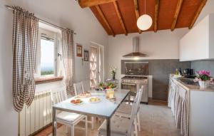 Kuchyň nebo kuchyňský kout v ubytování Casa Mony