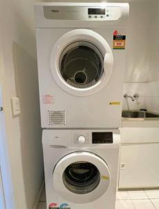 格伦韦弗利GW24-1 BATH 2 BR at The Glen with FREE Parking and Balcony的相册照片