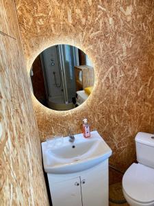 Karula Stay 3 Room City House的一间浴室