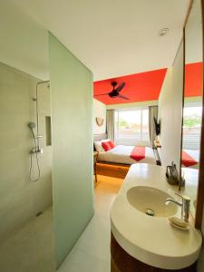 Koupelna v ubytování Sokkool Coliving and Coworking