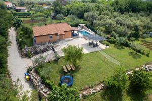 Vonkajšia záhrada v ubytovaní Holiday home in Buroli - Istrien 41753