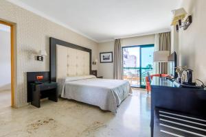 Postel nebo postele na pokoji v ubytování Hotel Torremar - Mares