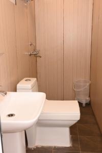 Et bad på Hotel Divine Ayodhya- A Unit of Chinar Services