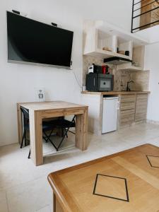Kuchyň nebo kuchyňský kout v ubytování Domus Via Domitia