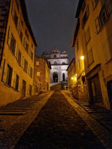 Foto de la galeria de Gîte Des Tables - Cathédrale, Cœur historique, Vue a Le Puy en Velay