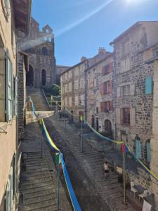 Foto de la galeria de Gîte Des Tables - Cathédrale, Cœur historique, Vue a Le Puy en Velay