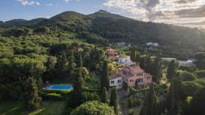 an estate in the hills with a house and a pool at CASA DEL DUCA 10, Emma Villas in Portoferraio