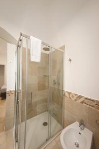 A bathroom at Sotto il Castello B&B