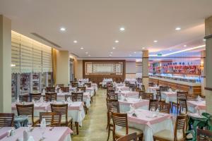 Restaurace v ubytování Green Max Hotel