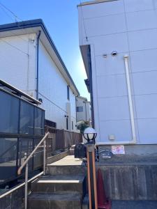 Tatami House 3minutes from Keisei Usui Station 30minutes from Narita Airport 58minutes from Asakusa 49 minutes from Oshiage 65minutes from Ginza的阳台或露台