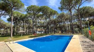 Bazén v ubytování Huttopia Parque de Doñana nebo v jeho okolí
