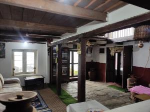 Posezení v ubytování Kriti Home and Accomodation