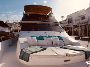 Φωτογραφία από το άλμπουμ του Live on a luxury 65ft yacht in Duquesa- Estapona σε Manilva +5 φωτογραφίες