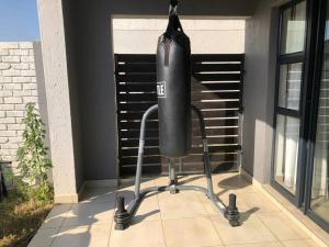 Ảnh trong thư viện ảnh của Exquisite Home In Sandton with Pool and Inverter ở Johannesburg