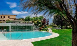 The swimming pool at or close to San Giovanni Terme Rapolano