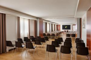 The business area and/or conference room at Hotel dei Cavalieri Caserta - La Reggia