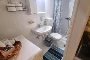 Gallery image of Cozy apartment near the beach in Áyios Andónios +1 photo