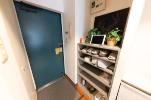 Kuchyň nebo kuchyňský kout v ubytování TRIP PERCH 30m2 最大5名 上北沢駅から徒歩6分 新宿から直通 デザイナー監修