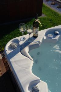 Afbeelding uit fotogalerij van Domki Nie Całkiem Święte in Smerek