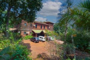 Konkan Nest Resort外面的花园