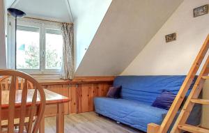 Χώρος καθιστικού στο Amazing Apartment In Saint-Lunaire