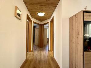 Fotografie z fotogalerie ubytování Ferienwohnung Kinzig-Chalet - Balkon - Für Kinder - mit Bettwäsche & Handtücher v destinaci Schenkenzell