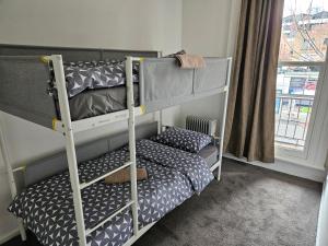 Postel nebo postele na pokoji v ubytování Euro Nomads