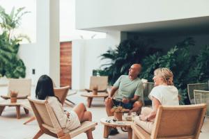 Goście zatrzymujący się w obiekcie Cala Lanuza Suites