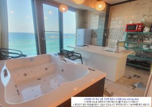 Koupelna v ubytování Seaside Pension + 37 fotografií