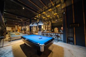 Biliár nebo kulečník v ubytování 9Station Hostel & Bar Phu Quoc