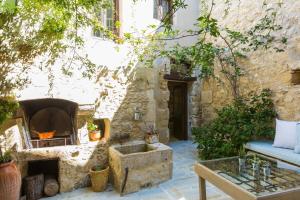 A garden outside Dotira