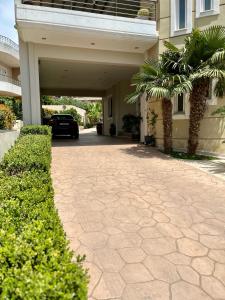 Vườn quanh Lia's luxury apartment - near airport +22 ảnh