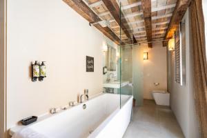 Łazienka w obiekcie Hotel Boutique V