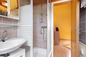 Ένα μπάνιο στο Ferienwohnung Jadebusen +15 φωτογραφίες