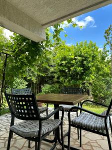 Vonkajšia záhrada v ubytovaní Secret garden house