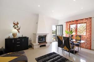 Posezení v ubytování Apartment Paradise T2 - Fuseta