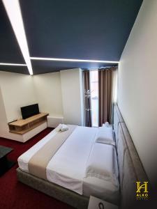 Alko Hotel Shkoder客房内的一张或多张床位