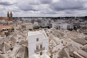 Nespecifikovaný výhled na destinaci Alberobello nebo výhled na město při pohledu z penzionu