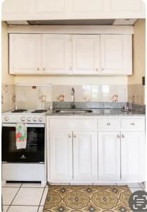 Dapur atau dapur kecil di Beryls at Seawind on the Bay , Montego Bay , Jamaica